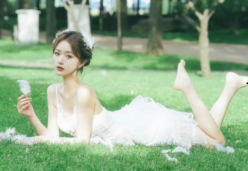 吃瓜女网红视频素材免费,揭秘网红吃瓜视频背后的秘密